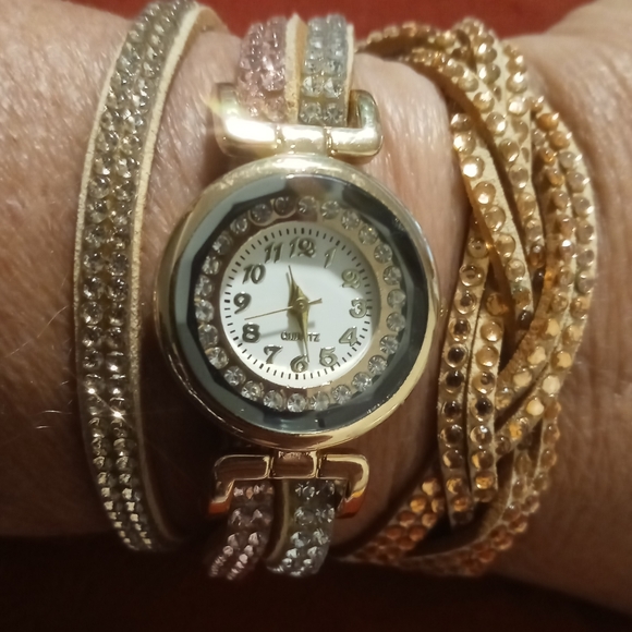 Wrap watch quartz movement leather band with rose gold & silver color crystals - Picture 3 of 4